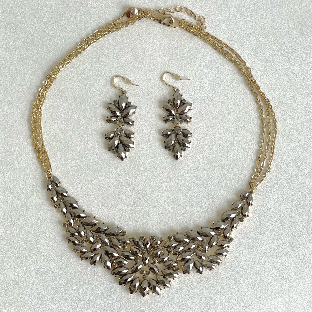 💎 Alfani Crystal Flower Necklace and Earring Set
